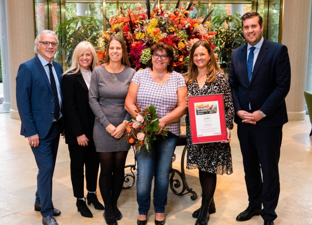 MOKI Kärnten Team bei der Verleihung des Bank Austria Sozialpreises 2022